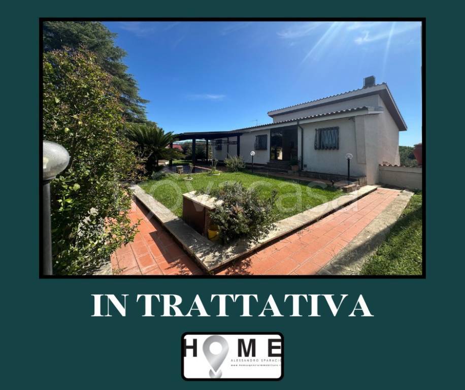 casa indipendente in vendita ad Aprilia in zona Campoleone