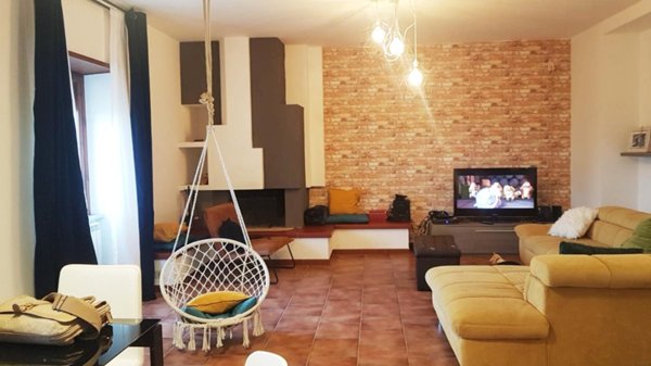appartamento in vendita ad Aprilia in zona Fossignano