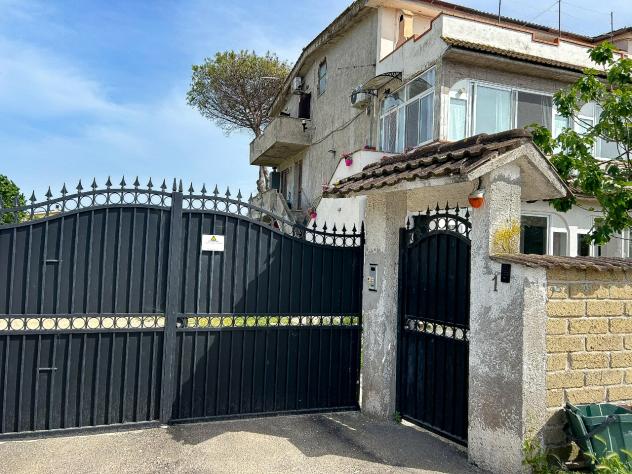 appartamento in vendita ad Aprilia in zona Campo di Carne