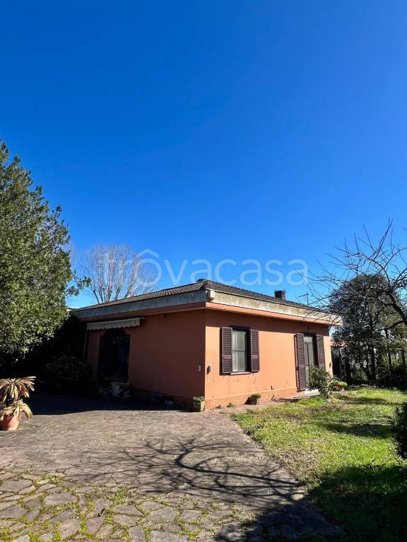 casa indipendente in vendita ad Aprilia in zona Pantanelle