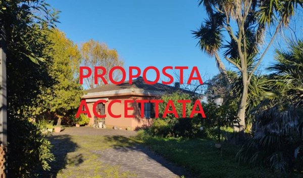 casa indipendente in vendita ad Aprilia in zona Campo di Carne