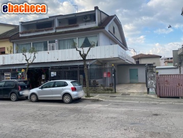 negozio in vendita ad Aprilia