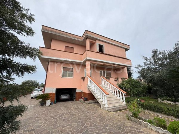 casa indipendente in vendita ad Aprilia in zona Campoverde