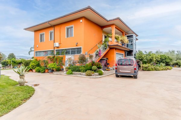 casa indipendente in vendita ad Aprilia