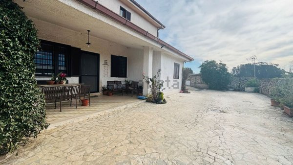 appartamento in vendita ad Aprilia in zona Cogna