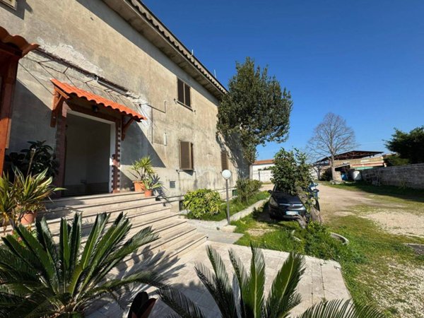 appartamento in vendita ad Aprilia in zona Cogna
