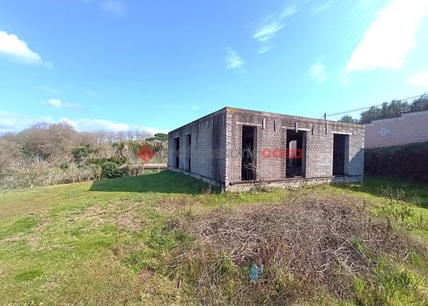 casa indipendente in vendita ad Aprilia in zona Casalazzara