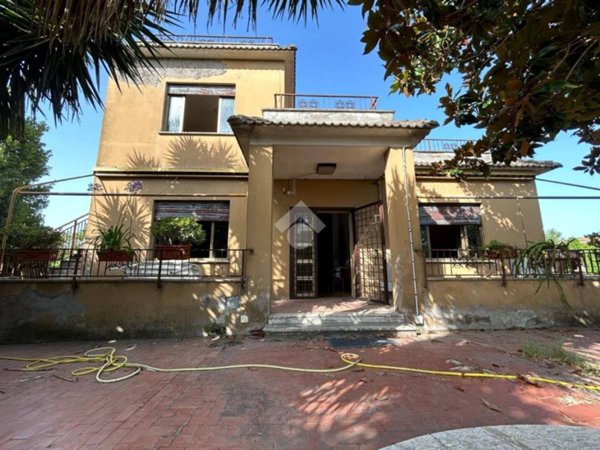 casa indipendente in vendita ad Aprilia in zona Riserva Nuova