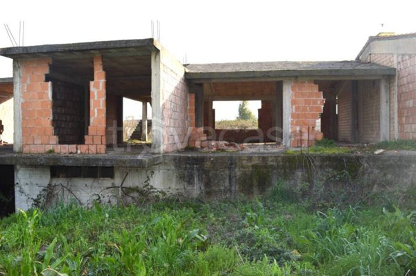 casa indipendente in vendita ad Aprilia in zona Campo di Carne