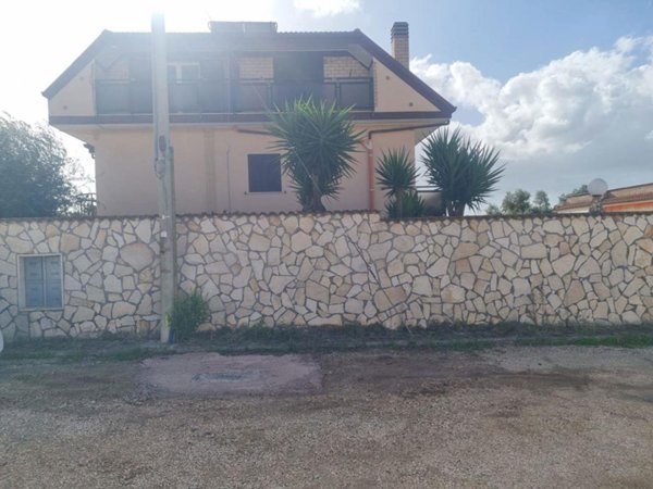 appartamento in vendita ad Aprilia in zona Campo di Carne