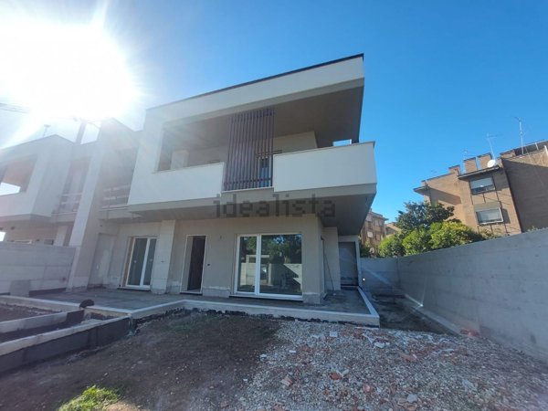 casa indipendente in vendita ad Aprilia