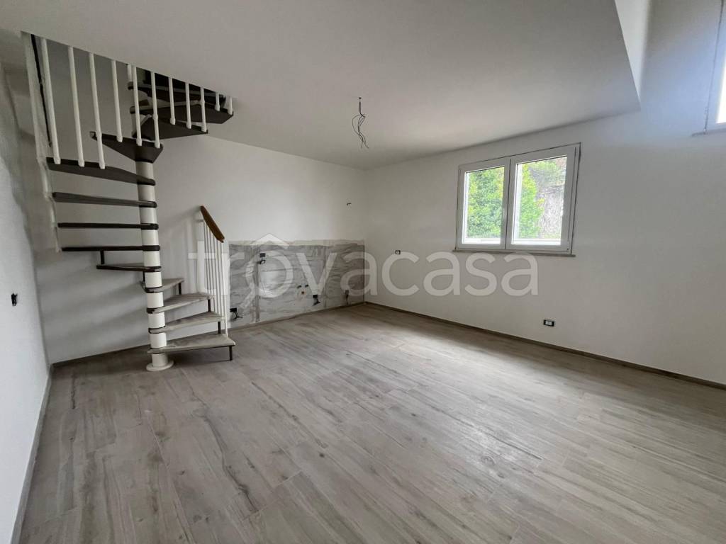 casa indipendente in vendita ad Aprilia in zona Torre del Padiglione
