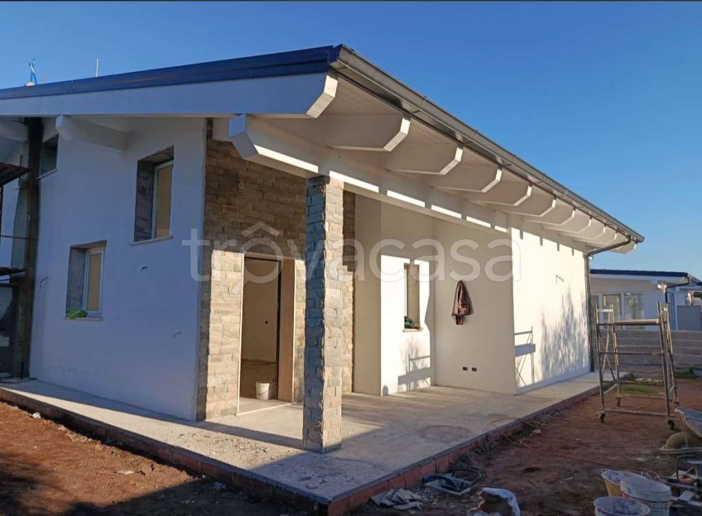 casa indipendente in vendita ad Aprilia in zona Torre del Padiglione