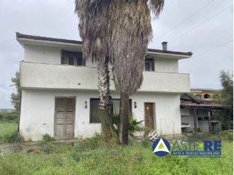 casa indipendente in vendita ad Aprilia