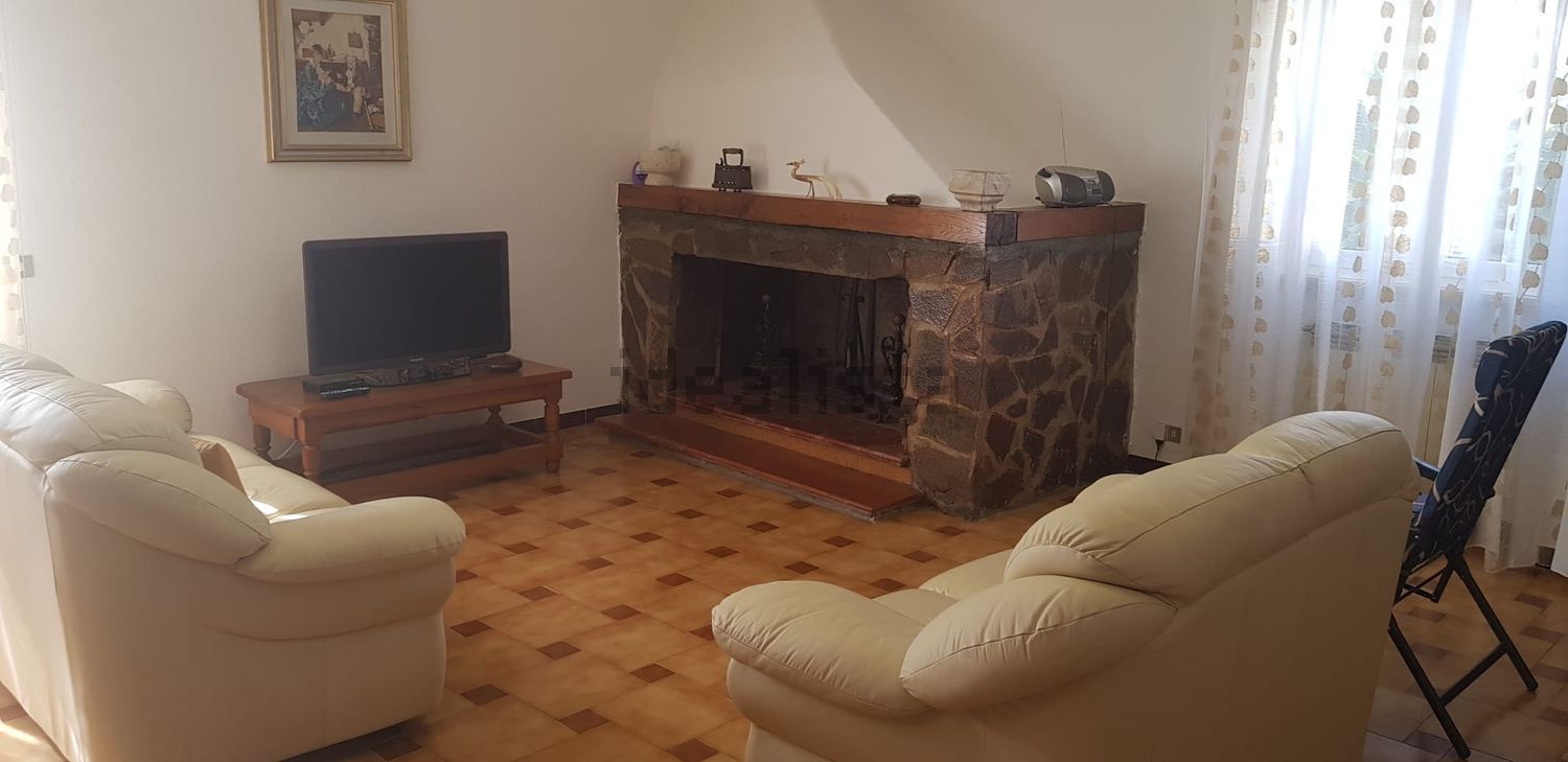 casa indipendente in vendita ad Aprilia in zona Cogna