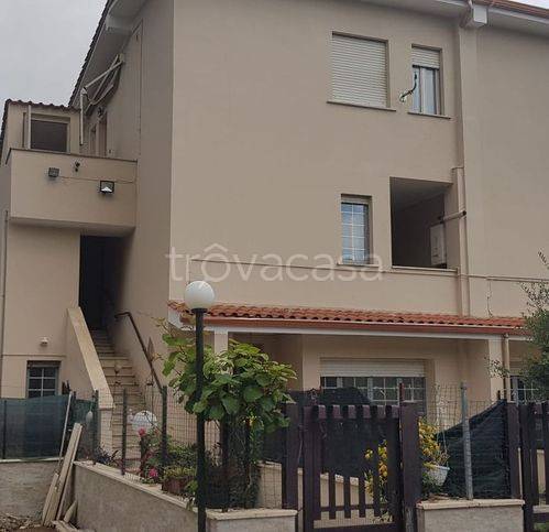 appartamento in vendita ad Aprilia in zona Leda