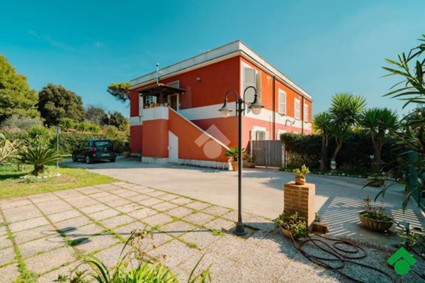 casa indipendente in vendita ad Aprilia in zona Campoverde