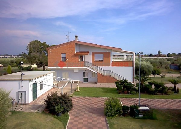 casa indipendente in vendita ad Aprilia in zona Torre del Padiglione