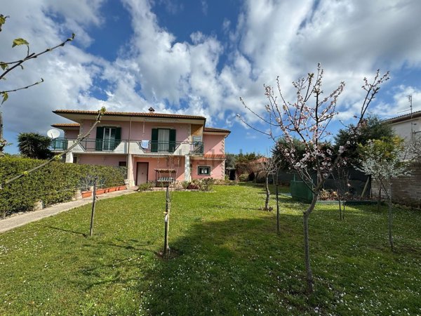 appartamento in vendita ad Aprilia