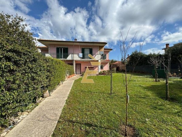 appartamento in vendita ad Aprilia