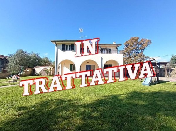 casa indipendente in vendita ad Aprilia in zona Cogna