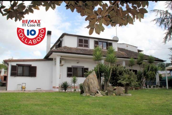 casa indipendente in vendita ad Aprilia in zona Campo di Carne