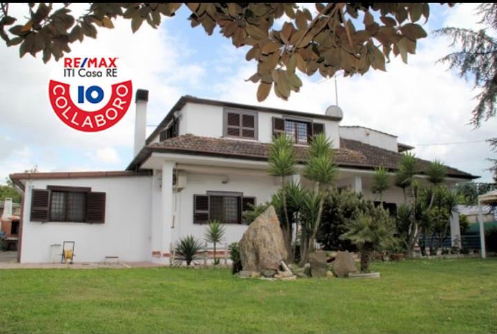 casa indipendente in vendita ad Aprilia in zona Campo di Carne