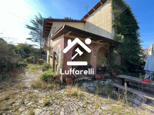 appartamento in vendita ad Aprilia in zona Fossignano