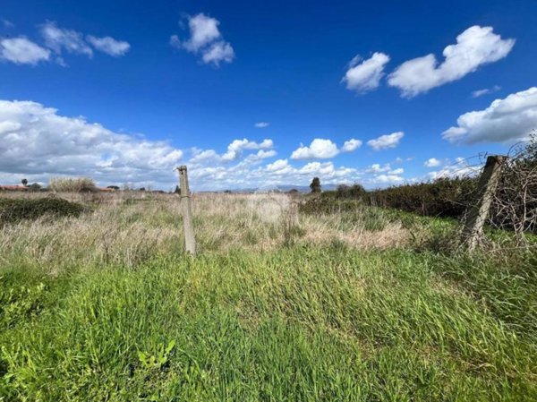 locale commerciale in vendita ad Aprilia in zona Pantanelle