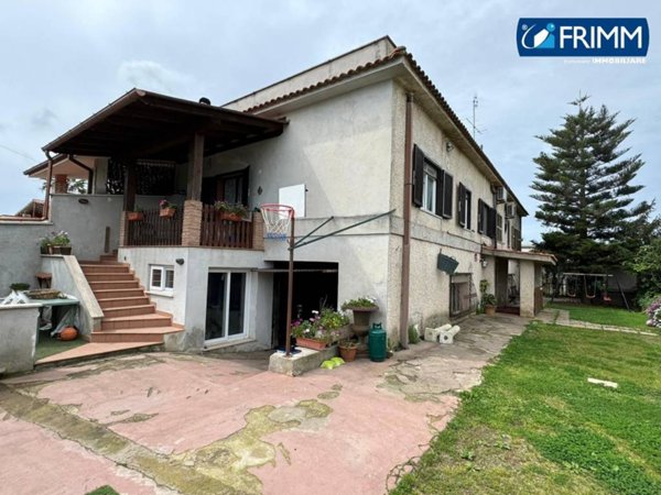 casa indipendente in vendita ad Aprilia in zona Pantanelle