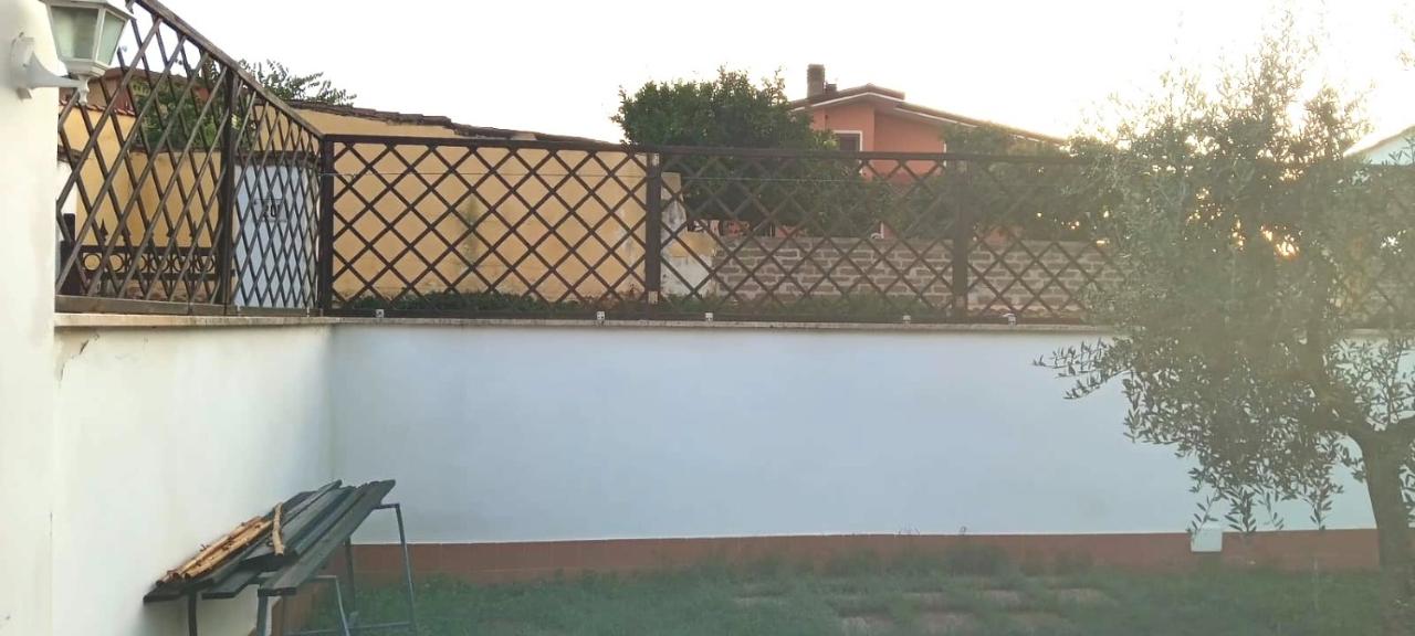 casa indipendente in vendita ad Aprilia in zona Campo di Carne