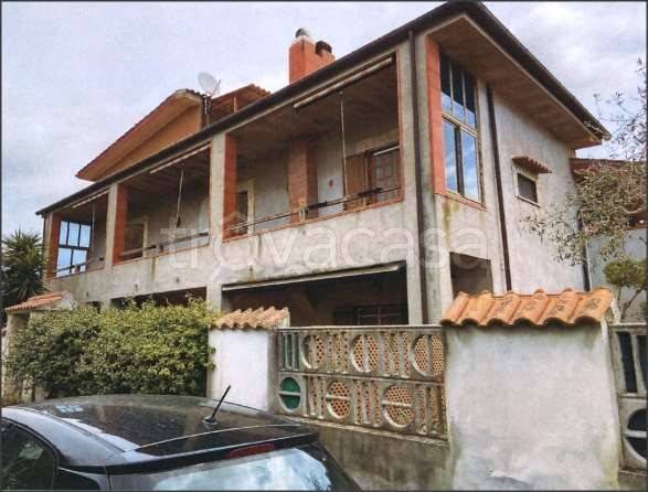 appartamento in vendita ad Aprilia in zona Pantanelle