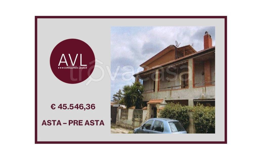 appartamento in vendita ad Aprilia in zona Campo di Carne