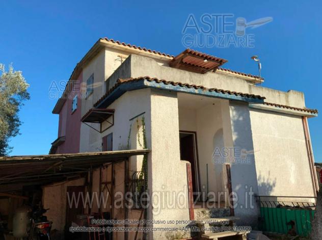 casa indipendente in vendita ad Aprilia in zona Cogna