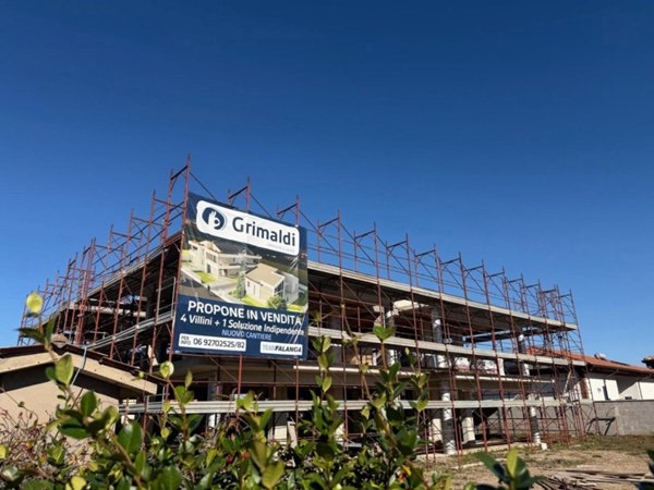 casa indipendente in vendita ad Aprilia in zona Camilleri-Vallelata