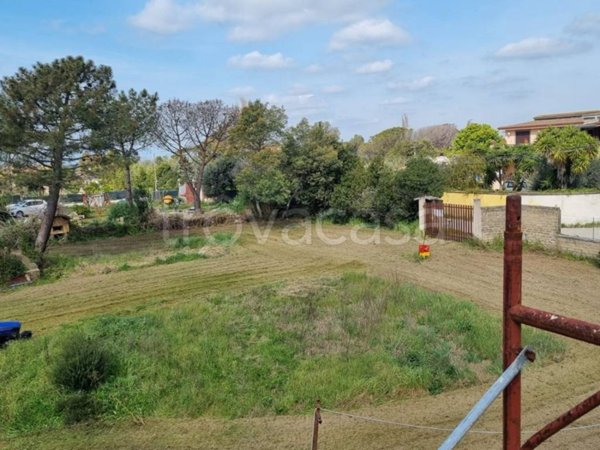 casa indipendente in vendita ad Aprilia in zona Fossignano