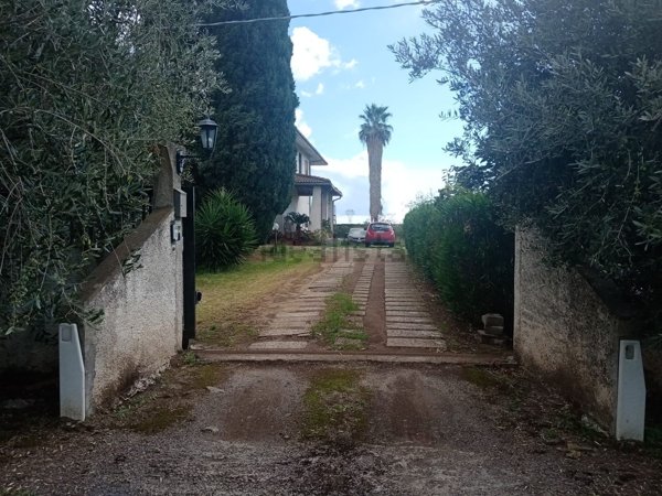 casa indipendente in vendita ad Aprilia