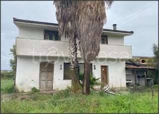 casa indipendente in vendita ad Aprilia in zona Campoverde