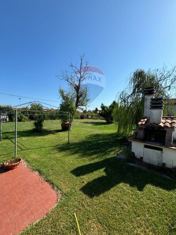 terreno edificabile in vendita ad Aprilia in zona Fossignano