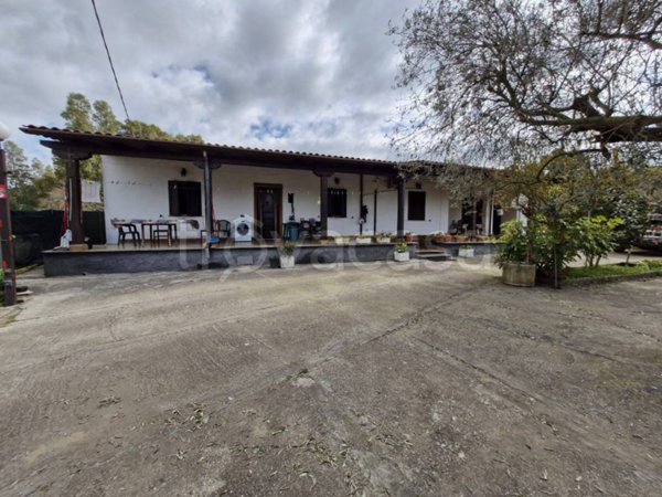 casa indipendente in vendita ad Aprilia in zona Campoverde