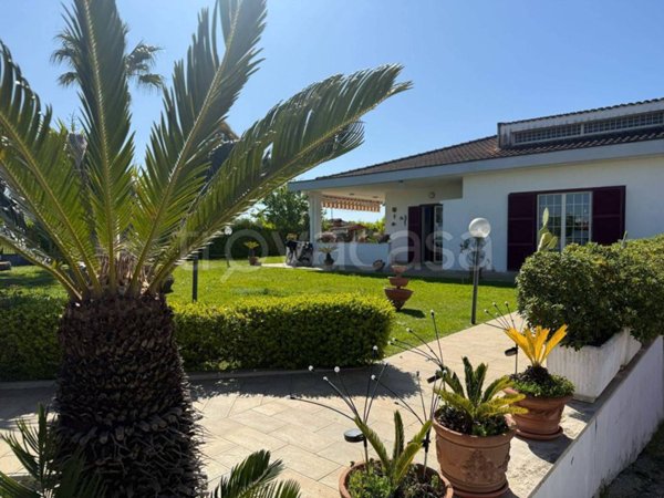 casa indipendente in vendita ad Aprilia in zona Riserva Nuova