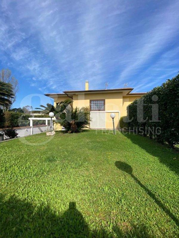 casa indipendente in vendita ad Aprilia