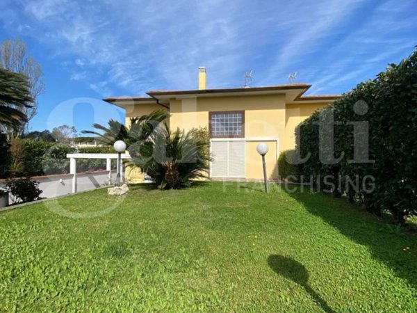casa indipendente in vendita ad Aprilia