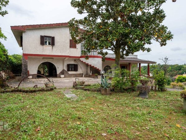 casa indipendente in vendita ad Aprilia in zona Casalazzara