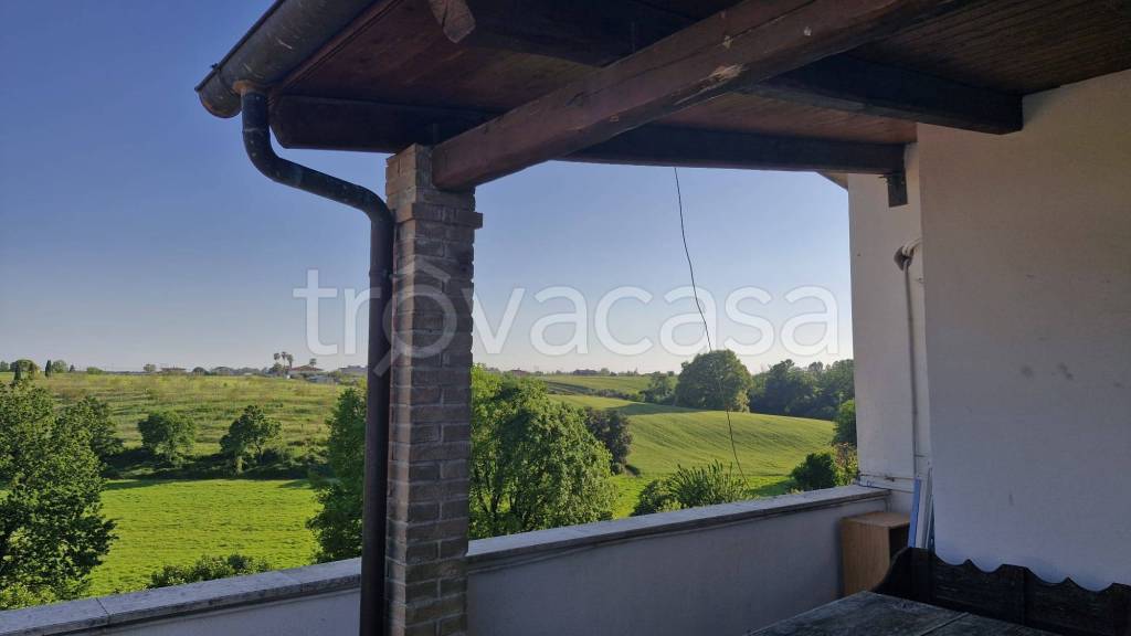 casa indipendente in vendita ad Aprilia in zona Riserva Nuova