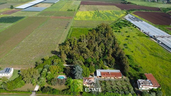 appartamento in vendita ad Aprilia in zona Torre del Padiglione