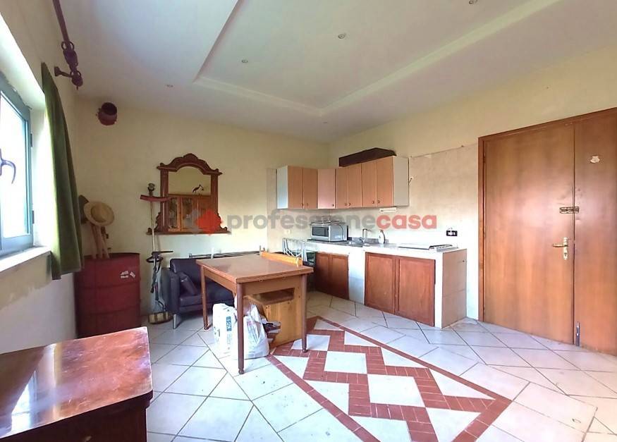 casa indipendente in vendita ad Aprilia in zona Casalazzara