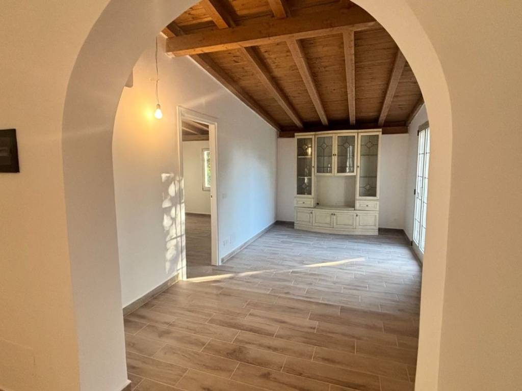 casa indipendente in vendita ad Aprilia in zona Riserva Nuova