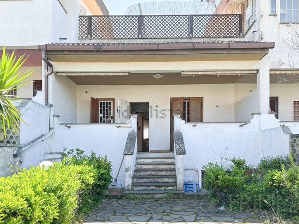 casa semindipendente in vendita ad Aprilia
