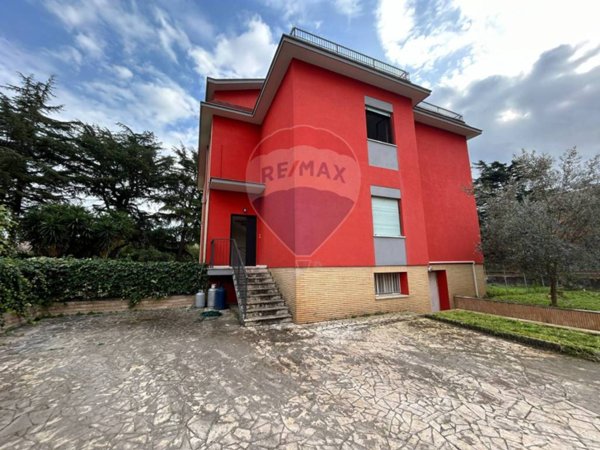 appartamento in vendita ad Aprilia